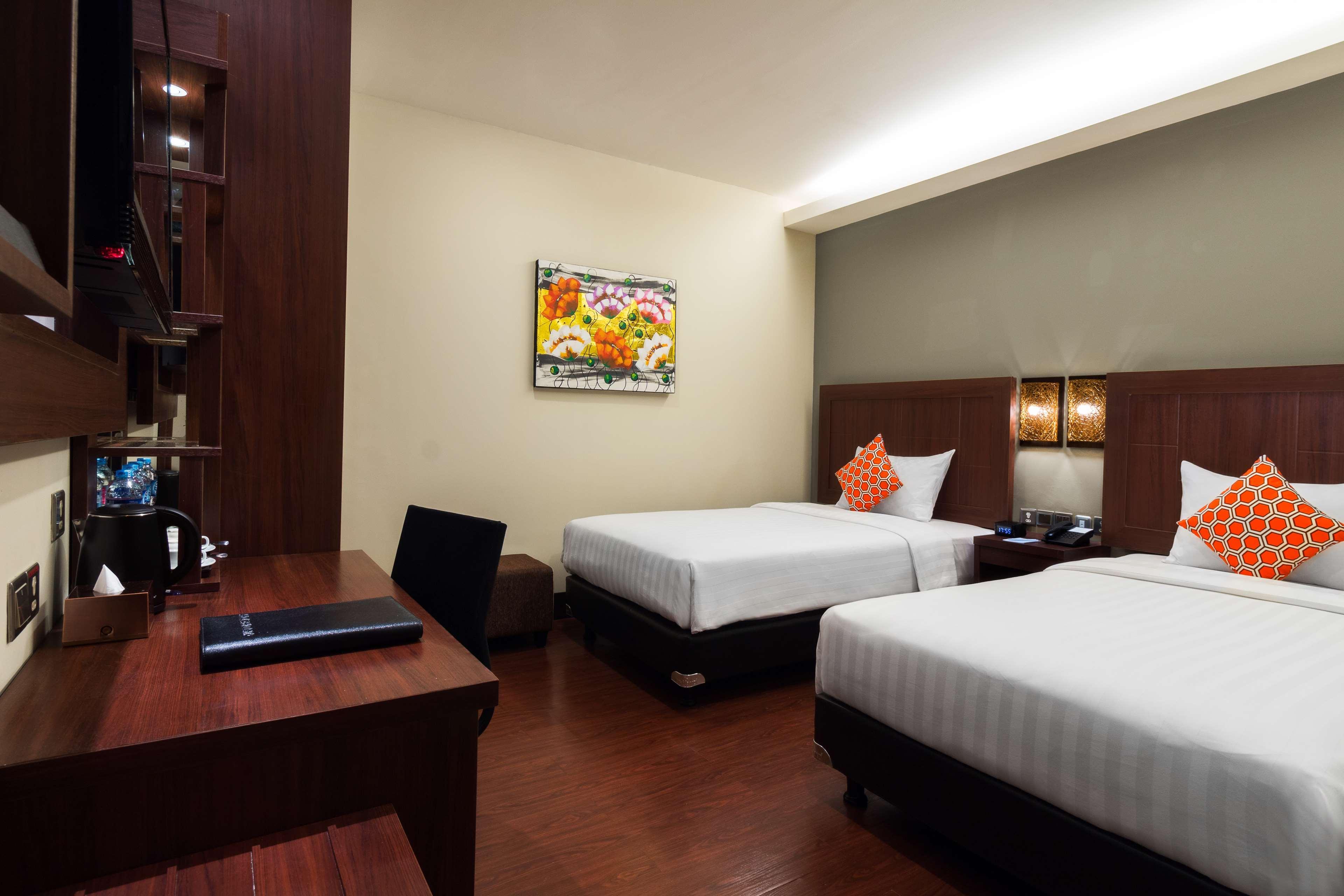Best Western Plus Taft Inn Экстерьер фото