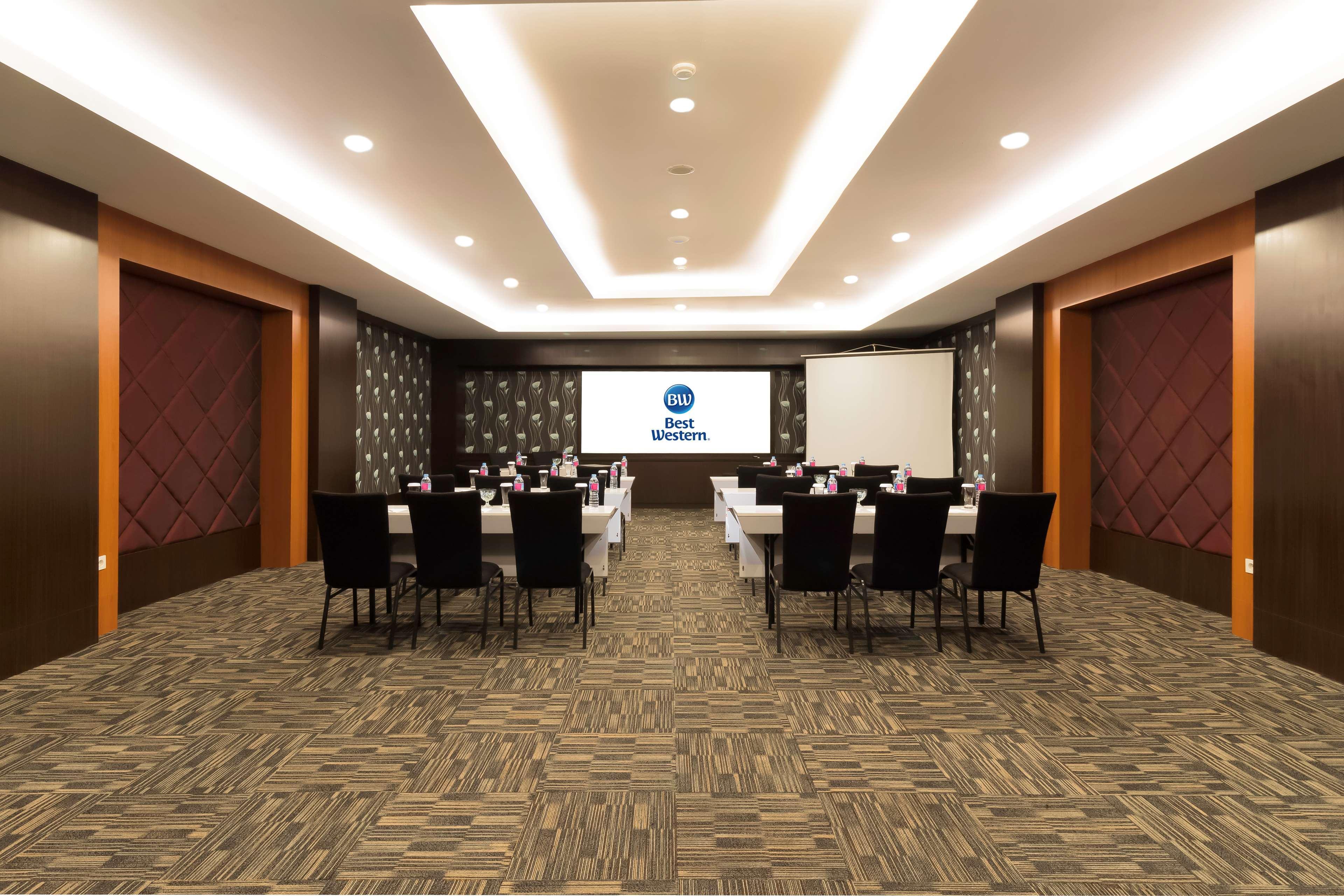 Best Western Plus Taft Inn Экстерьер фото