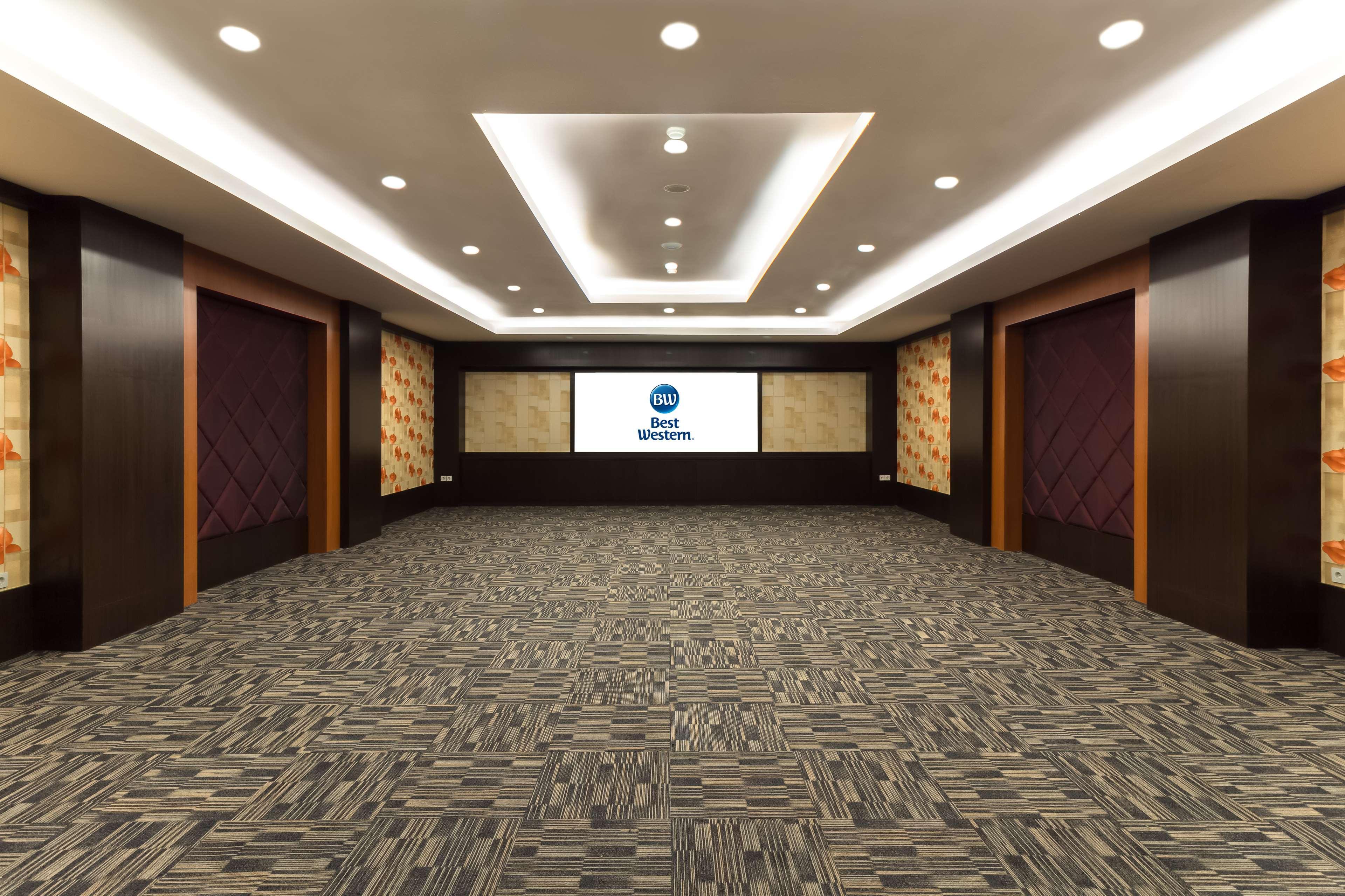 Best Western Plus Taft Inn Экстерьер фото