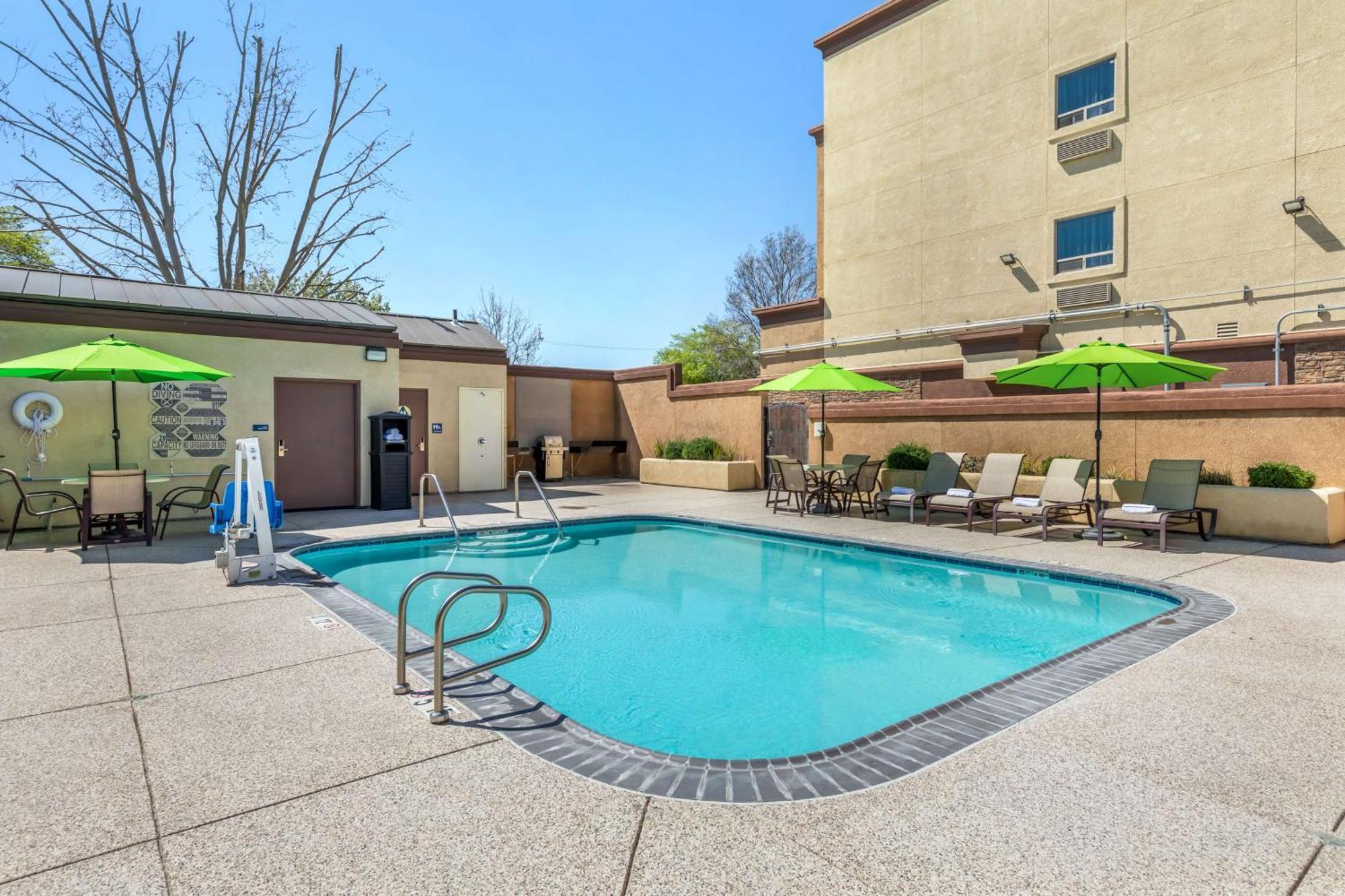 Best Western Plus Taft Inn Экстерьер фото